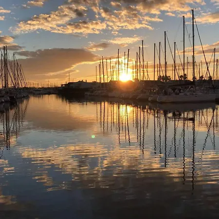 Cap D'agde : T2 Spacieux, Parking, Balcon, Piscine, Proche Commerces Et - Fr-1-723-19 آجد